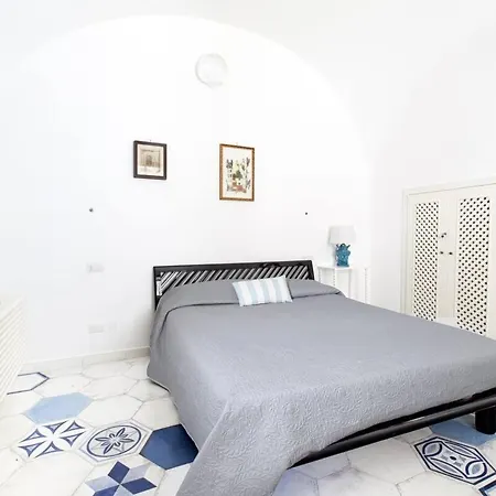De Vivo Realty - La Rosa Dei Venti Apartment